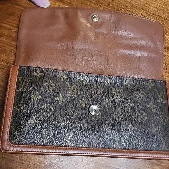 Louis Vuitton Pochette - Picture 9 of 9